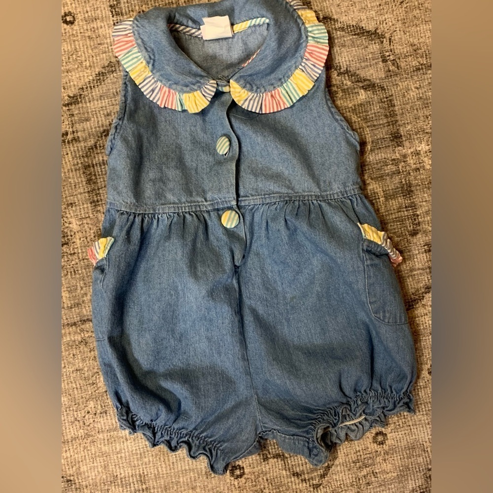 Vintage 1990’s Carter’s Romper With Buttons Size 24 months